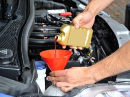 Oil Change in Lincoln Cars Vans - Car Servicing